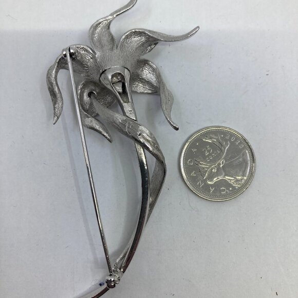 Vtg BOUCHER ? brushed rhodium lily flower 3  3/4"  brooch - Picture 3 of 3
